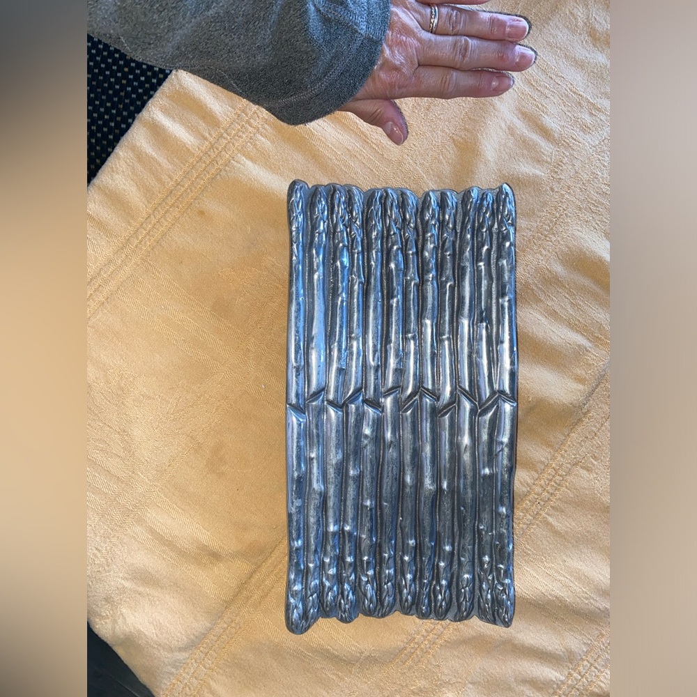 Vintage Wilton Footed Armetale Asparagus Serving Tray 15” - Picture 5 of 5